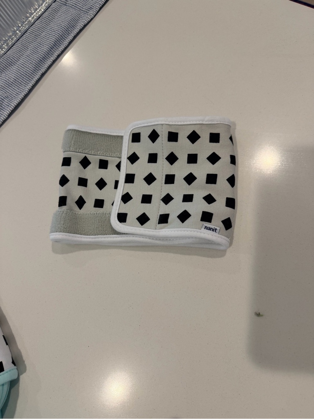 Nanit Black & White Geometric Breathing Band